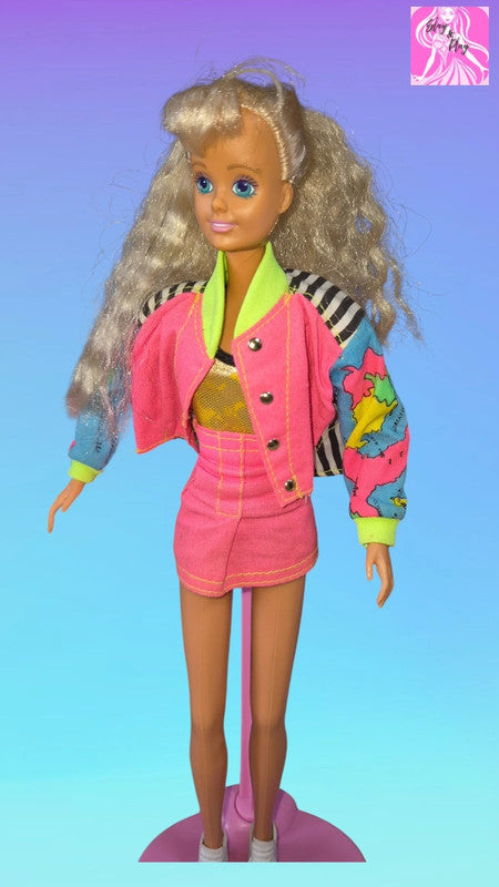 ❄️✨ 1993 Holiday Sindy by Hasbro | Festive Vintage Elegance | 90s Christmas Glamour ✨❄️