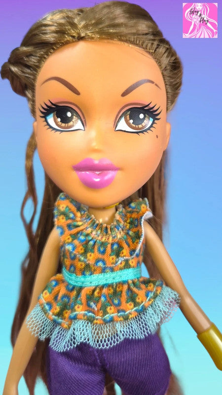 Bratz selfie snaps doll Yasmin