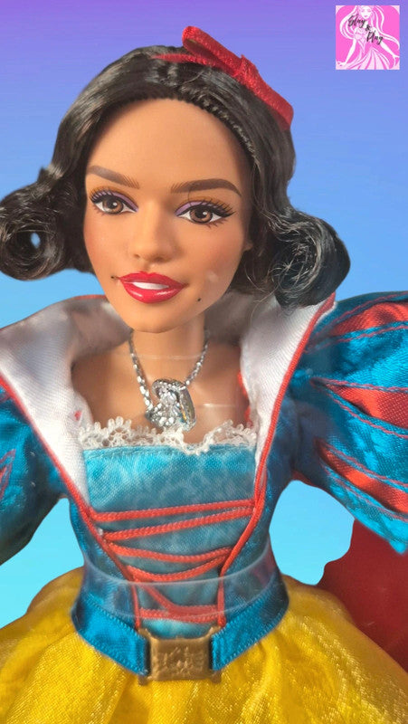 Mattel Disney Collector Snow White Live Action Movie Fashion Doll Signature Outfit