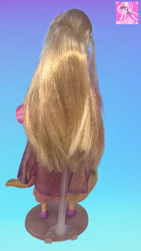 Absolutely stunning Disney Style Series Rapunzel doll ready for her next adventure!