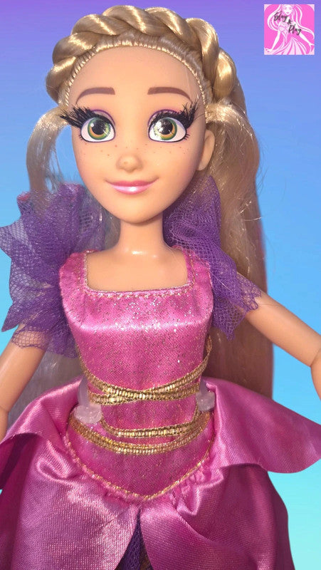 Absolutely stunning Disney Style Series Rapunzel doll ready for her next adventure!