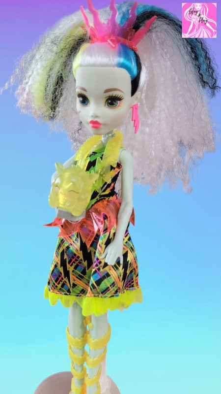 Monster High Electrified High Voltage Frankie Stein - Shockingly Gorgeous - Excellent Condition