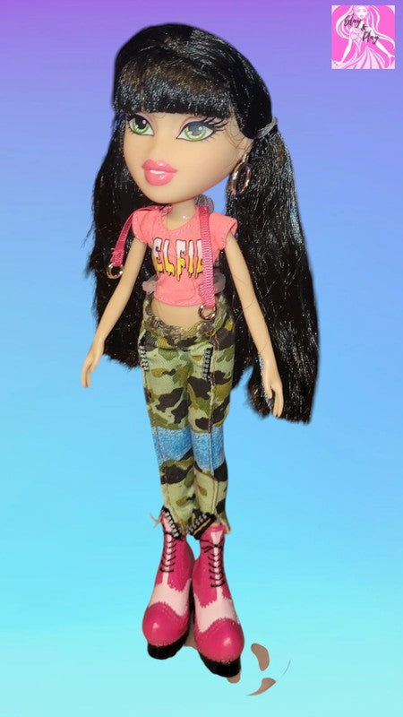 Bratz Selfie Stick Jade Doll - Social Media Influencer Edition 📱✨