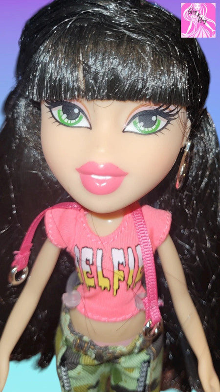 Bratz Selfie Stick Jade Doll - Social Media Influencer Edition 📱✨