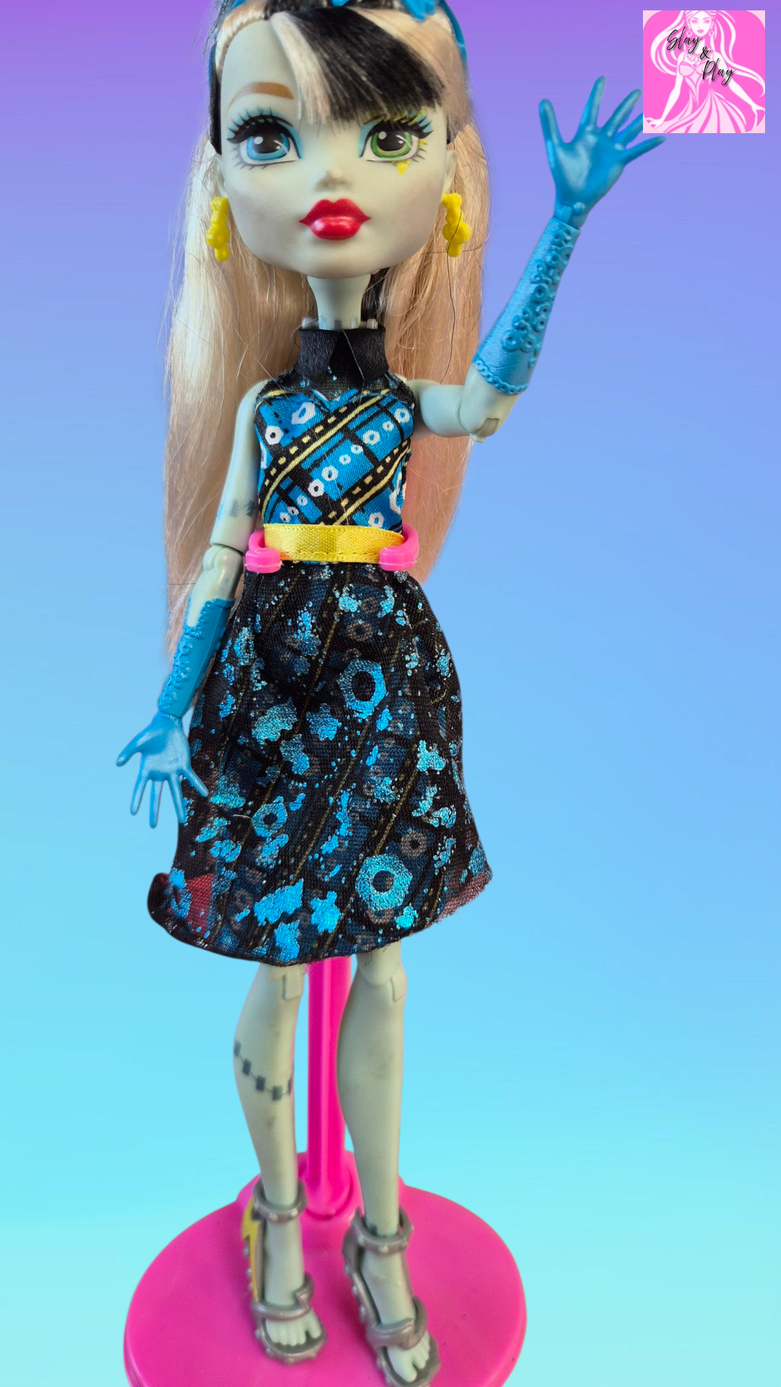 Monster High Frankie Stein Photo Booth Ghouls | Party Photo Fun | Monster High Doll