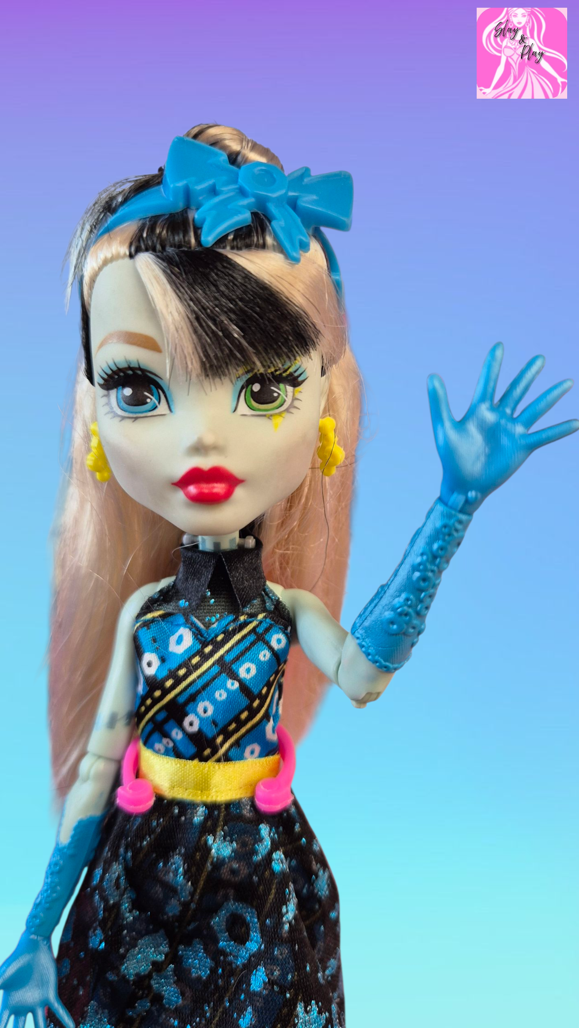 Monster High Frankie Stein Photo Booth Ghouls | Party Photo Fun | Monster High Doll