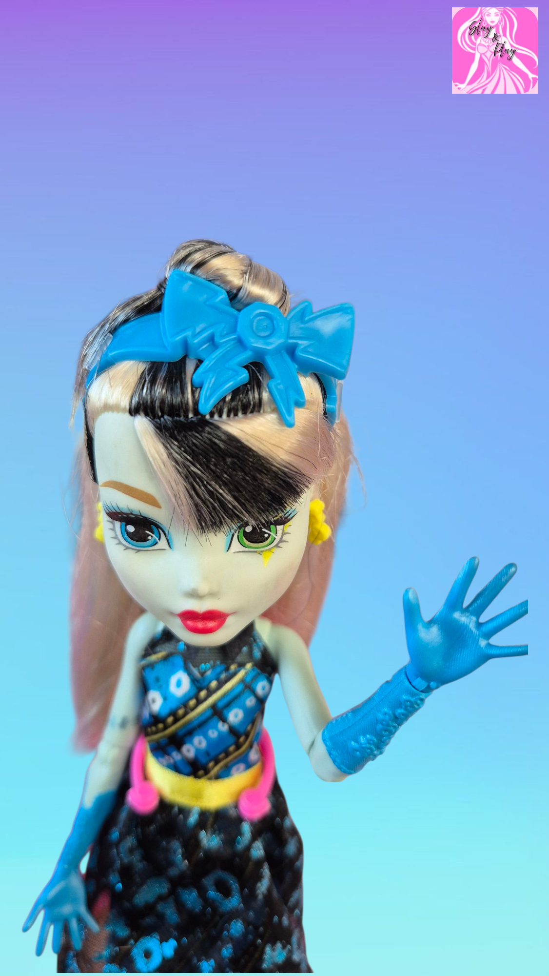 Monster High Frankie Stein Photo Booth Ghouls | Party Photo Fun | Monster High Doll